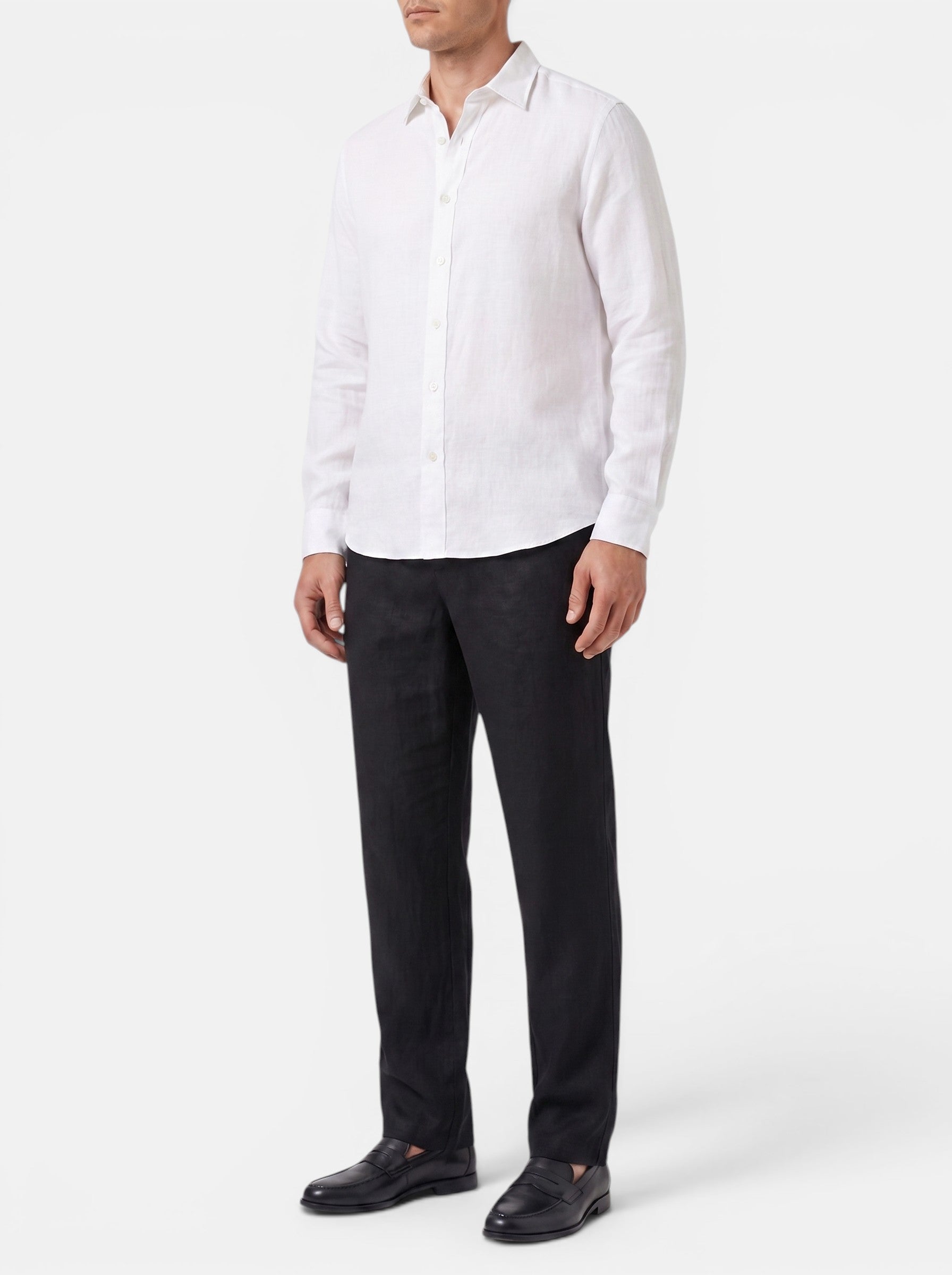 Venatte Men's black cotton linen relaxed fit casual pants with elasticated waist and back pocket.