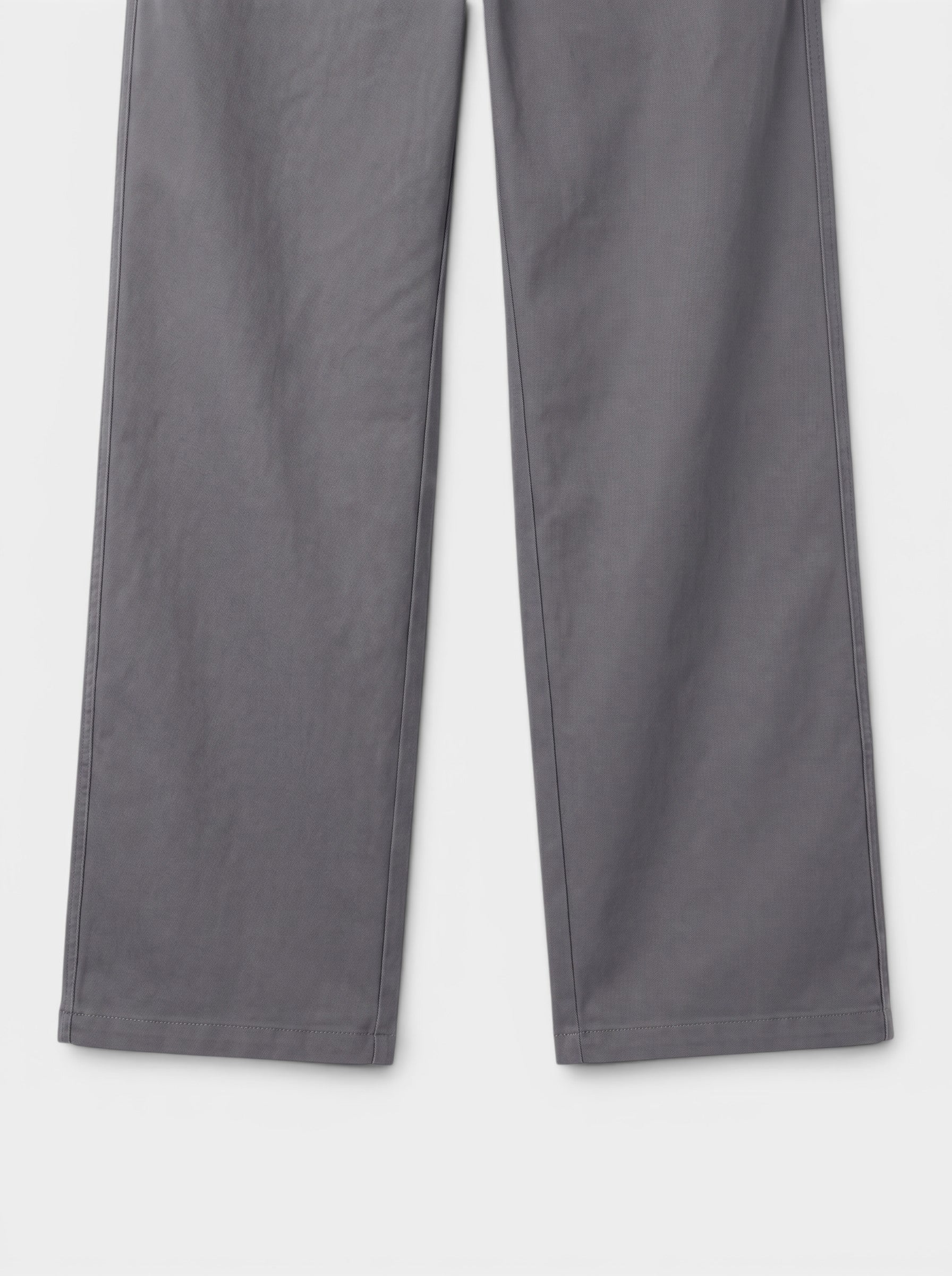 Venatte Men's grey 100% cotton casual cargo pants with a loose fit and straight leg.