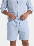 Venatte light blue men's linen blend shorts with elastic waistband and drawstring. Relaxed fit, breathable fabric.